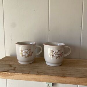 Elegant Floral Mug Set - Cream and Pink